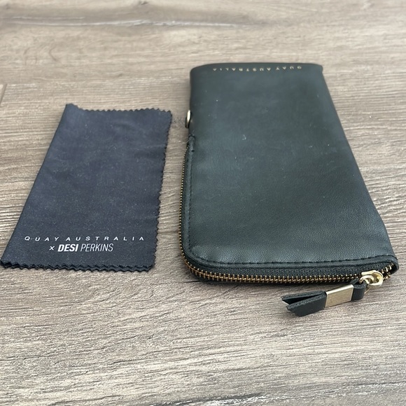 Quay Blue Light Glasses - Hardwire - Picture 11 of 14